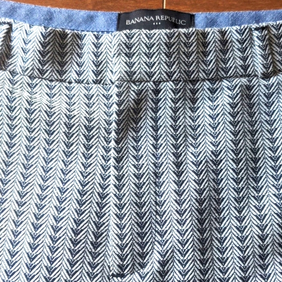 Banana Republic Black and White Patterned Shorts - Picture 3 of 7